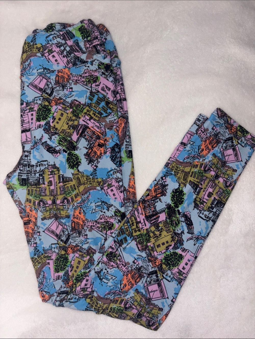 LuLaRoe OS Multicolor Living in Paris Leggings